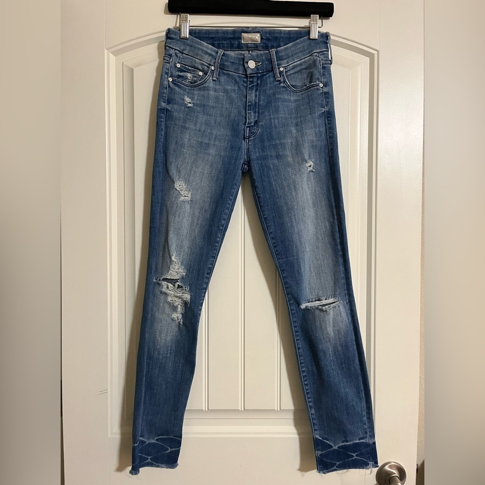 Mother Looker Ankle Fray Size 26